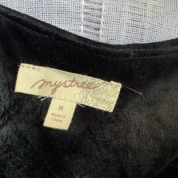 Mystree Black Velvet Wrap Jacket with floral embroidery. - Picture 4 of 10